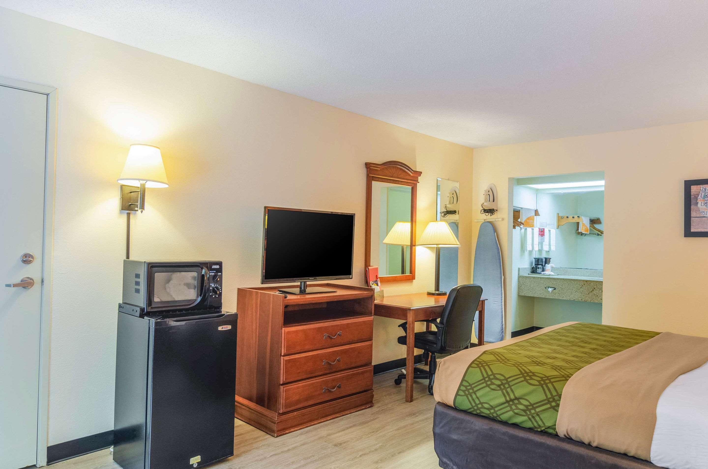 Econo Lodge Inn & Suites Gulfport Zewnętrze zdjęcie