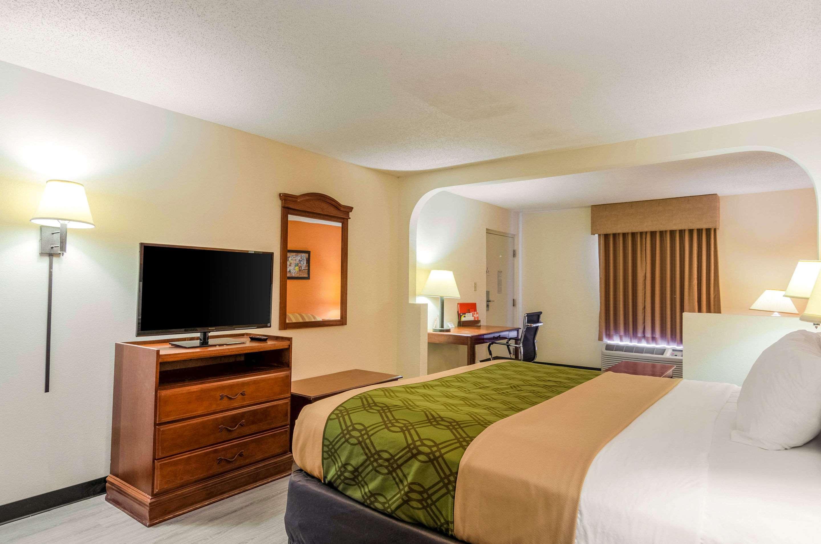 Econo Lodge Inn & Suites Gulfport Zewnętrze zdjęcie