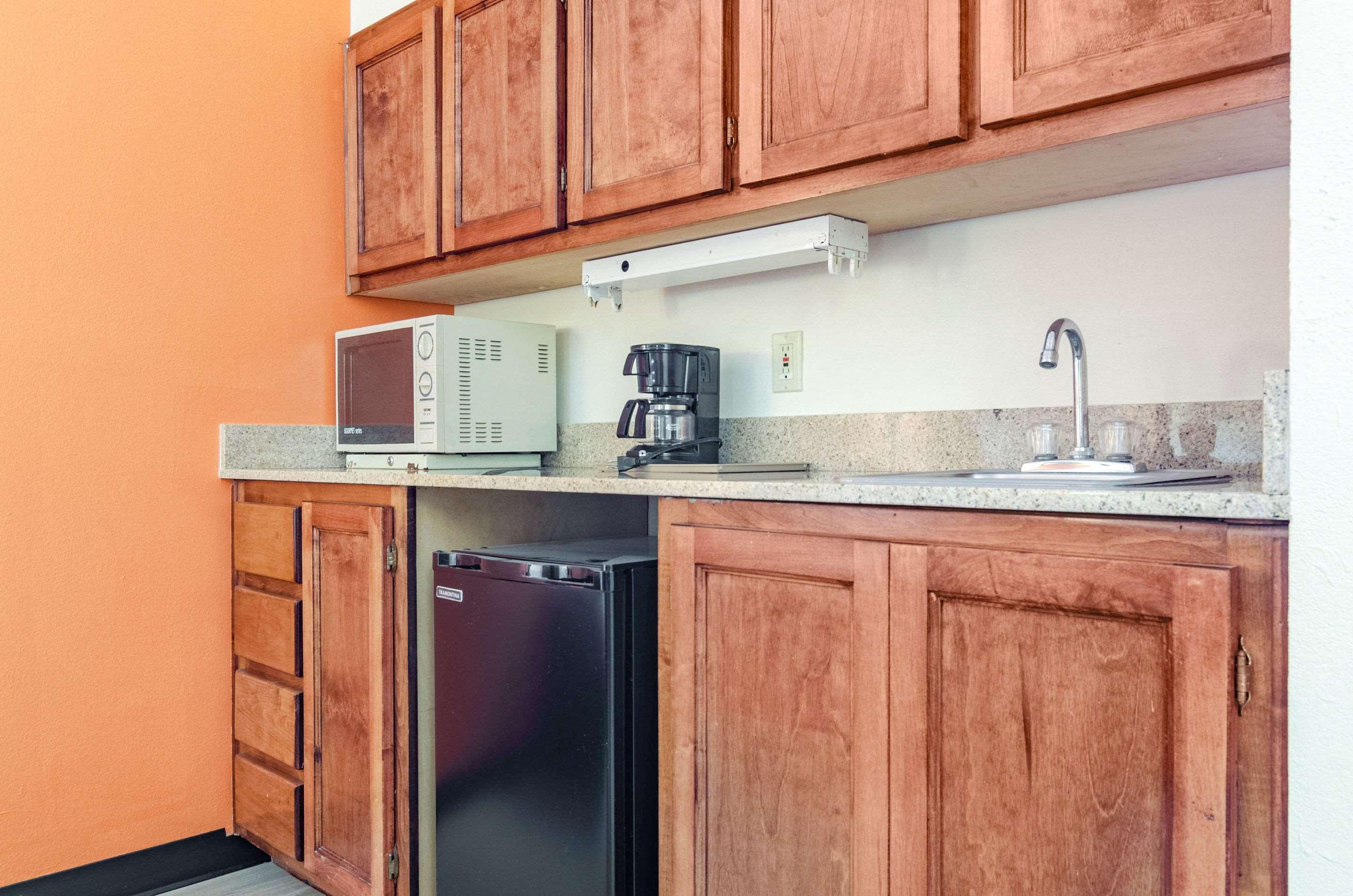 Econo Lodge Inn & Suites Gulfport Zewnętrze zdjęcie