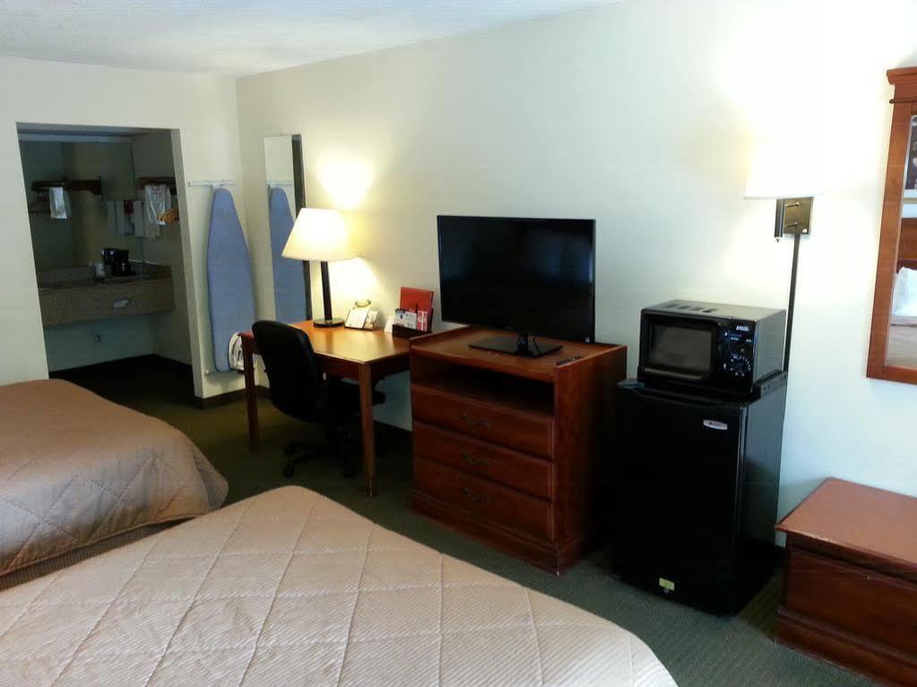 Econo Lodge Inn & Suites Gulfport Zewnętrze zdjęcie